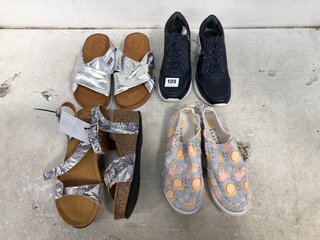 4 X ASSORTED WOMENS FOOTWEAR IN VARIOUS SIZES TO INCLUDE VIONIC BEACH MALIBU SHOES IN BLUE HAZE - SIZE UK 4.5: LOCATION - WA5