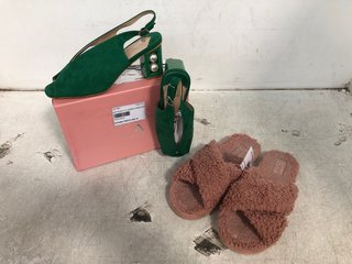 MODA IN PELLE WOMENS PEARLEY SHOES IN GREEN - SIZE UK 7 TO ALSO INCLUDE SKECHERS MEMORY FOAM BOUCLE SLIPPERS IN PINK - SIZE UK 6: LOCATION - WA5