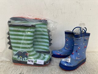 JOHN LEWIS & PARTNERS PAIR OF CHILDRENS SAILOR PATTERN WELLIES IN BLUE - UK 6 TO ALSO INCLUDE JOHN LEWIS & PARTNERS PAIR OF CHILDRENS DINOSAUR STRIPE WELLIES IN GREEN/BLUE - UK 1: LOCATION - D11