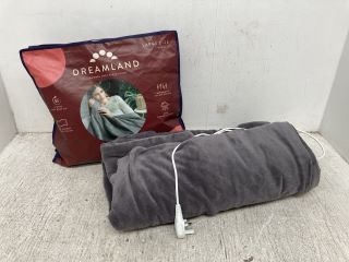 2 X DREAMLAND SNUGGLE UP WARMING THROWS: LOCATION - D13