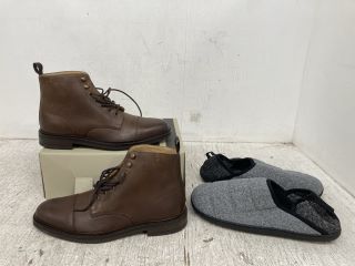 JOHN LEWIS & PARTNERS FORMAL LACE-UP BOOTS IN BROWN - SIZE UK9 TO INCLUDE JOHN LEWIS & PARTNERS ANYDAY SLIPPERS IN GREY - SIZE UK9-10: LOCATION - D15