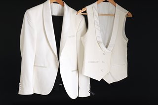 ARISTOCRACY LONDON LIMITED EDITION HENLEY 3-PIECE WHITE TUXEDO - SIZE JACKET: 36" WAISTCOAT: 36" TROUSERS 36" - RRP £695: LOCATION - BOOTH