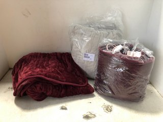 3 X ASSORTED HEATED THROWS TO INCLUDE COZEE HOME HEATED THROW IN BURGUNDY: LOCATION - WA1