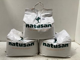 3 X BAGS OF NATUSAN 1O LITRE CAT LITTER: LOCATION - B1
