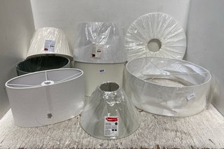 JOHN LEWIS & PARTNERS 5 X ASSORTED LAMP SHADES TO INCLUDE 35CM LINEN SHADE IN WHITE: LOCATION - C15