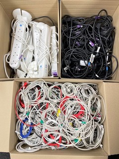 QTY OF VARIOUS CABLES. (TO INCLUDE, KETTLE POWER EXTENSION, KETTLE, ETHERNET & EXTENSION CABLES) [JPTM111637]