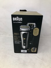 BRAUN SERIES 9 PRO ELECTRIC SHAVER FOR MEN, 4+1 PROHEAD WITH PROLIFT PRECISION TRIMMER, ELECTRIC RAZOR FOR WET & DRY USE WITH CHARGING POWER CASE, GIFTS FOR MEN, 2 PIN UK PLUG, 9477CC, SILVER RAZOR.: