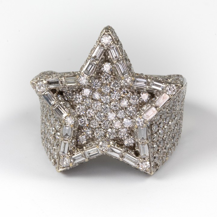 14K White 2.64ct Diamond Pavé Star Ring, Size R, 17.7g.  Auction Guide: £700-£900 (VAT Only Payable on Buyers Premium)