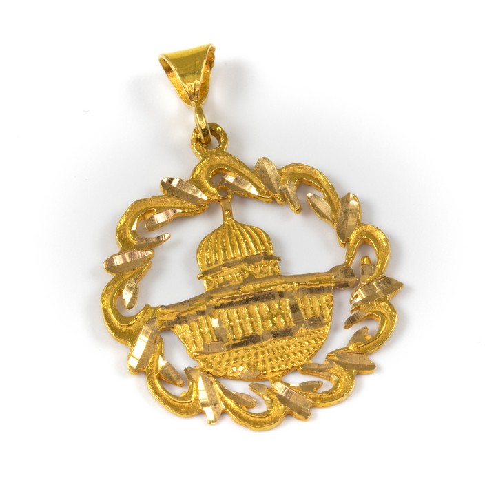 21K Yellow Pendant, 4x2.5cm, 4.6g.  Auction Guide: £200-£300 (VAT Only Payable on Buyers Premium)