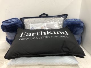 5 X ITEMS TO INCLUDE DARK BLUE LARGE THROW & DORMEO OCTASENSE PILLOW - RRP £200