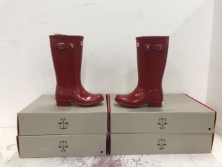 4 X CHILDRENS SHOES, HUNTERS WELLINGTONS IN MILITARY RED SIZE UK 12 & HUNTERS WELLINGTONS IN MILITARY RED SIZE UK 13 - RRP £140