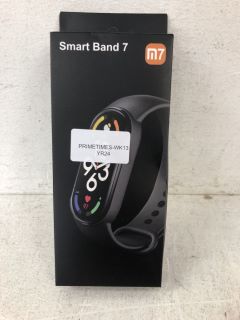 M7 SMART BAND 7 UP TO 30 WORKOUT MODES, WATER RESISTANT TO 50 METRES, SLEEP/BLOOD OXYGEN/STRESS AND BREATH MONITORING, 0.96" FULL AMOLED DISPLAY. BLUE SILICONE STRAP. BOXED.