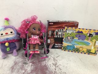 4 X KIDS ITEMS TO INCLUDE YEKATERINA SQUISHMALLOW AND THE CHASE BOARD GAME, APPROX RRP Ã‚Â£100
