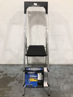 ASSORTMENT OF ITEMS TO INCLUDE WERNER 4 TREAD ALUMINIUM STEPLADDER AND FLOSOFT LIQUID SOAP HAND DISINFECTANT DISPENSER RRP £350