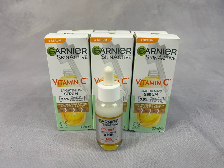 Garnier 6x 3.5% Vitamin C Brightening Serum 30ml (VAT ONLY PAYABLE ON BUYERS PREMIUM) (MPSE54172796)