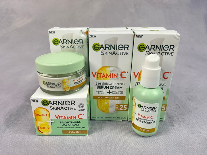 Garnier 6x Vitamin C 2-in-1 Brightening Serum 30ml 1x Garnier Brightening Day Cream 50ml (VAT ONLY PAYABLE ON BUYERS PREMIUM) (MPSE54172796)