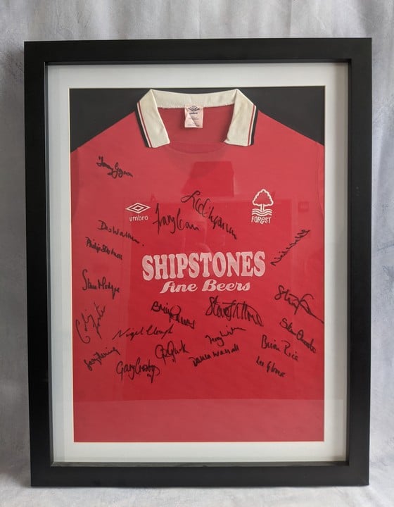 Nottingham Forest Framed Signed Umbro 88-90 Shirt, Signatures Include Stuart Pearce, Nigel Clough And Des Walker (NO WITH CERTIFICATE OF AUTHENTICITY) - Dimensions Approximately 86x66cm  (VAT ONLY PA