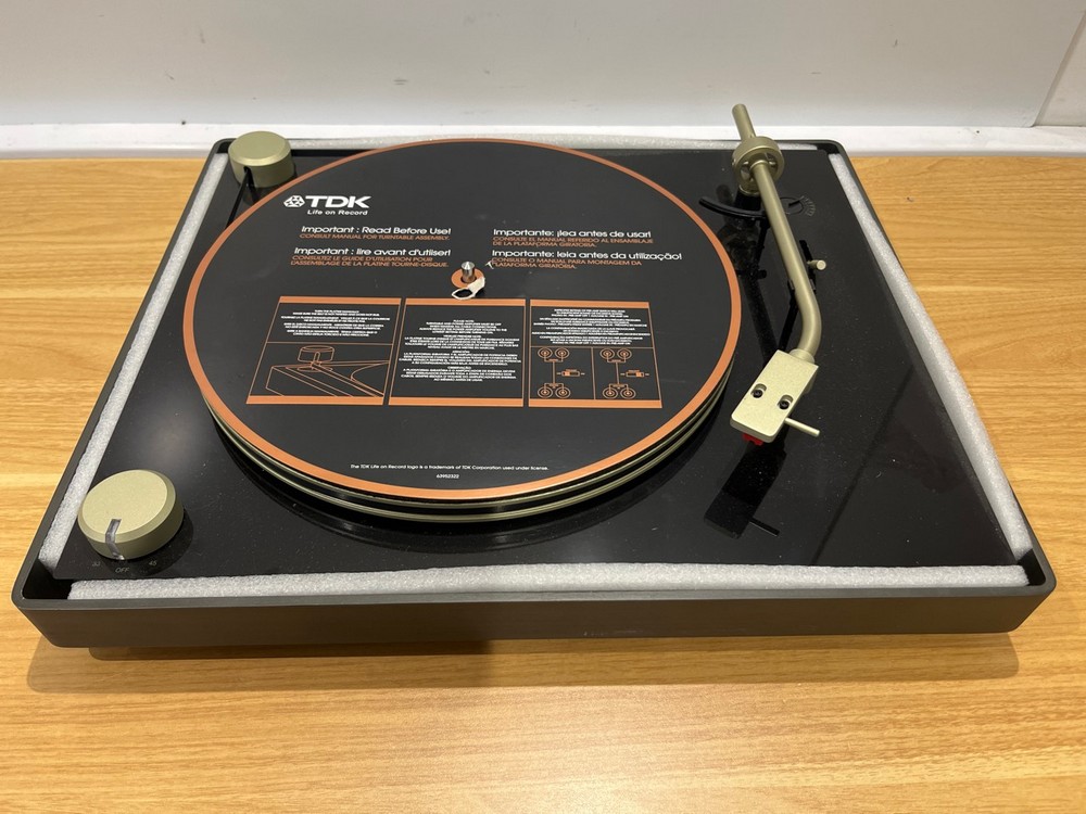 John Pye Auctions TDK BELT DRIVE USB TURNTABLE MUSIC ACCESSORY (ORIGINAL RRP £200.00) IN