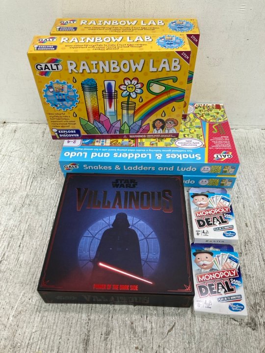 John Pye Auctions QTY OF ASSORTED KIDS TOYS ITEMS TO INCLUDE GALT SNAKES & LADDERS AND LUDO