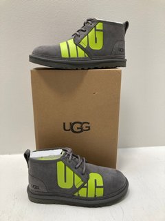 WOMENS UGG NEUMEL CHOPD CLASSIC BOOTS IN CHARCOAL/KEY LIME - UK SIZE: 6 - RRP: £134.99: LOCATION - A0