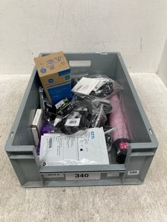 QTY OF ASSORTED ITEMS TO INCLUDE USB BLACK CABLE AND HP 951 XL MAGENTA TONER CARTRIDGE: LOCATION - B13