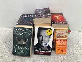 QTY OF ASSORTED BOOKS TO INCLUDE TOTAL RECALL BY ARNOLD SCHWARZENEGGER: LOCATION - B10