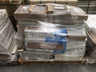 PALLET OF ASSORTED TILES TO INCLUDE 250 X 400MM LIGHT GREY WALL TILES APPROX RRP £2000: LOCATION - D2 (KERBSIDE PALLET DELIVERY)
