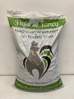 BAG OF FLYTES OF FANCY HARDWOOD WOODCHIPS FOR POULTRY RUNS: LOCATION - WH3