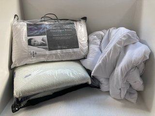 3 X ASSORTED BEDDING ITEMS TO INCLUDE RELYON SUPERIOR COMFORT DEEP LATEX PILLOW: LOCATION - WH7