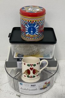 QTY OF ASSORTED KITCHEN ITEMS TO INCLUDE JOSEPH JOSEPH UNDER SHELF COFFEE POD DRAWER: LOCATION - H1