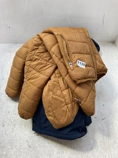 LA REDOUTE CHILDRENS PADDED HOODED COAT IN TAN - UK 9YRS TO ALSO INCLUDE CHILDRENS THE GREAT OUTDOORS PADDED COAT IN NAVY - UK 8YRS: LOCATION - BR8