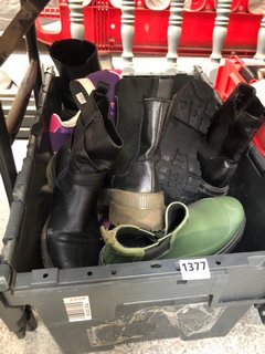 QTY OF ASSORTED WOMENS SHOES TO INCLUDE PAIR OF AIGLER 1853 ANKLE WELLIES IN KHAKI - UK 6.5: LOCATION - AT1