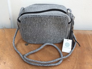 2 X CHUCHKA SISSY SHOULDER BAGS IN GREY - COMBINED RRP £ 124: LOCATION - D2