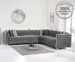 MODERN CONTEMPORARY STYLE EXTRA LARGE 5 SEATER EQUAL SIDED CORNER SOFA IN GREY PLUSH VELVET WITH SILVER STUD: LOCATION - PB