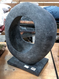 FAIRFIELD STONE SCULPTURE IN GREY - RRP £108: LOCATION - A3T
