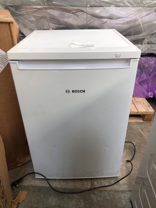 John Pye Auctions BOSCH UNDERCOUNTER FREEZER MODEL GTV15NWEAG RRP