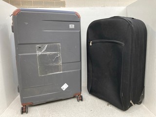 VICTORIA HARDSHELL SUITCASE IN GREY/BROWN TO INCLUDE SMALL BLACK SUITCASE: LOCATION - E16