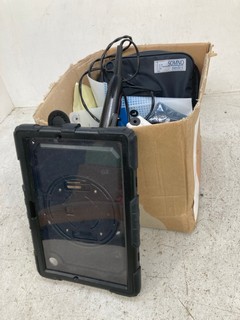 QTY OF ASSORTED ITEMS TO INCLUDE HARD-SHELL, STRONG TABLET CASE AND PHILIPS HAIR DRYER: LOCATION - E16