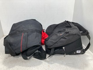3 X BAGGAGE TO INCLUDE BLACK WHEELED CASE AND LARGE DUFFEL: LOCATION - E17