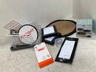 QTY OF ASSORTED ITEMS TO INCLUDE JOHN LEWIS & PARTNERS 4 X COASTERS AND PLACEMATS AND HANDKERCHIEFS: LOCATION - F17