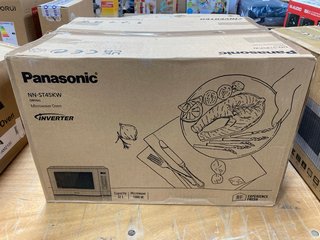 PANASONIC 32 LITRE MICROWAVE OVEN IN WHITE 1000W: LOCATION - B1