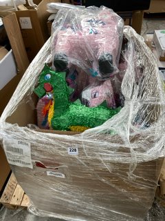 PALLET OF ASSORTED ANIMAL DESIGN PINATAS TO INCLUDE DRAGONS & UNICORNS: LOCATION - B3
