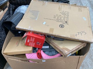 PALLET OF ASSORTED ITEMS TO INCLUDE HYUNDAI LED WORK LIGHTS & KITCHEN AID SMALL BLENDER: LOCATION - B5 (KERBSIDE PALLET DELIVERY)