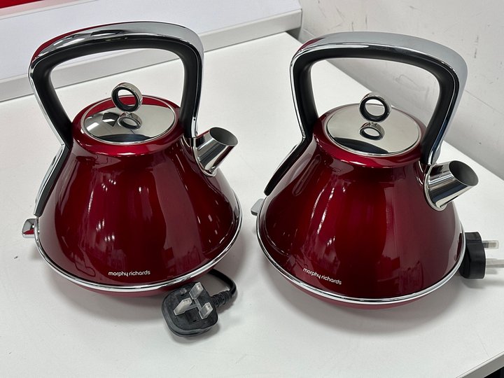 John Pye Auctions 2 X MORPHY RICHARDS EVOKE 1.5L PYRAMID KETTLE KITCHEN APPLIANCE (ORIGINAL