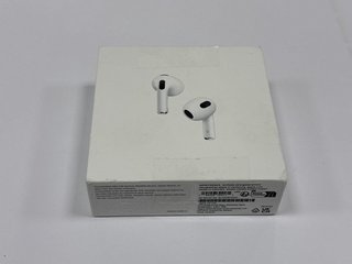 APPLE AIRPODS (3RD GENERATION) WIRELESS EARBUDS (ORIGINAL RRP - £169) IN WHITE: MODEL NO A2565 A2564 A2897 (WITH BOX & ACCESSORIES, MINOR COSMETIC IMPERFECTIONS) [JPTM112764]. THIS PRODUCT IS FULLY F
