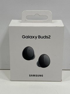 SAMSUNG GALAXY BUDS2 EARBUDS IN GRAPHITE: MODEL NO SM-R177 (WITH BOX & ALL ACCESSORIES) [JPTM112536]. (SEALED UNIT). THIS PRODUCT IS FULLY FUNCTIONAL AND IS PART OF OUR PREMIUM TECH AND ELECTRONICS R