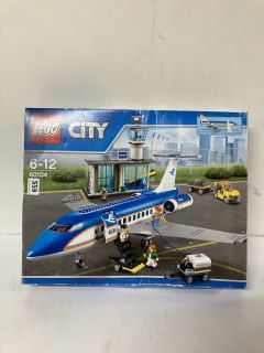 LEGO CITY AEROPLANE SET - 60104