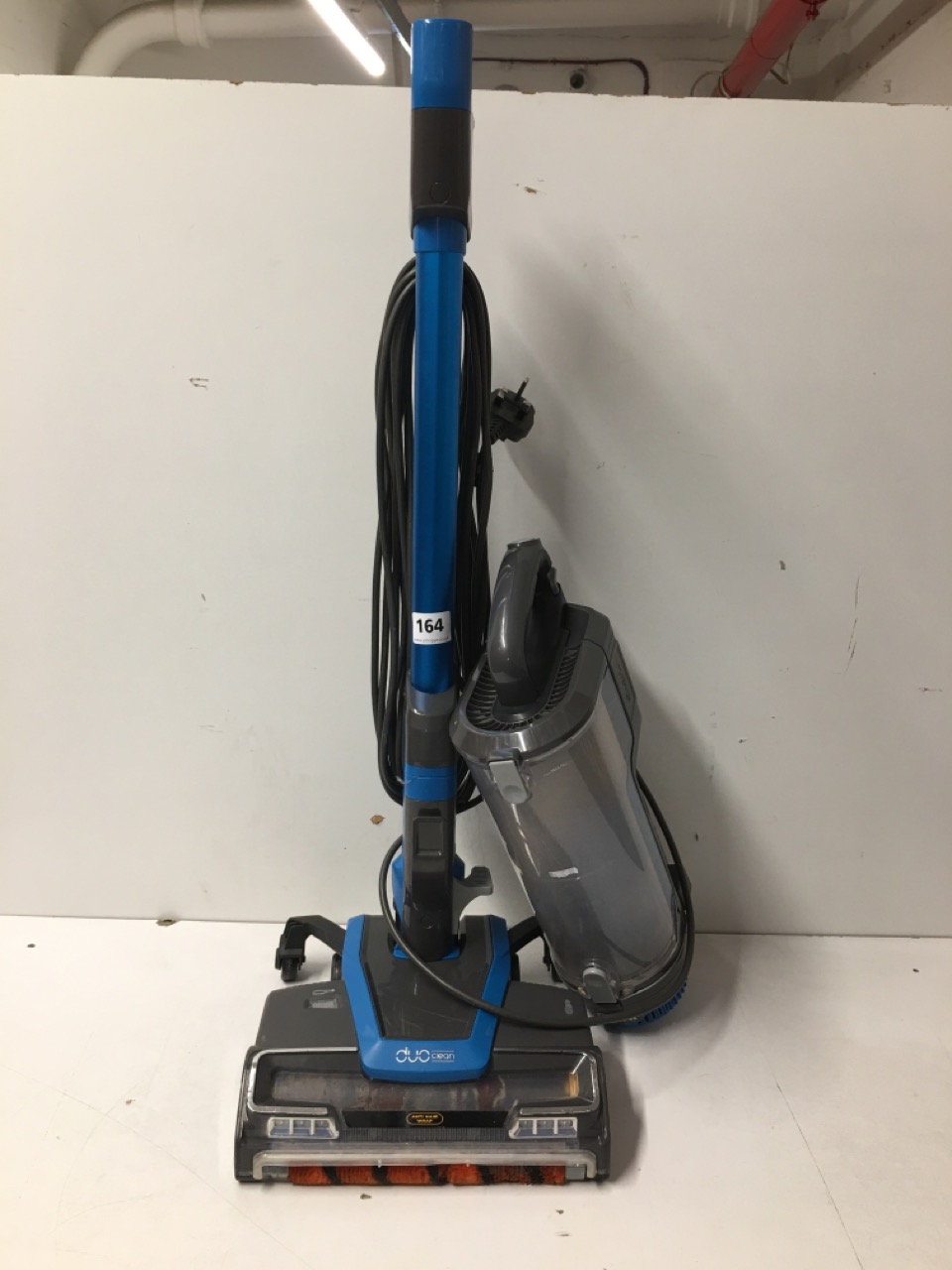 John Pye Auctions SHARK DUO CLEAN UPRIGHT VACUUM CLEANER
