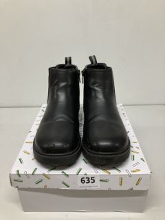 PAIR OF SCHUH KIDS BLACK ANKLE BOOTS UK SIZE 1