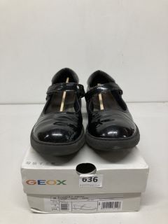 PAIR OF GEOX GIRLS CASEY PATENT MARY JANE SCHOOL SHOES UK SIZE 6